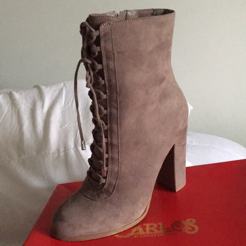 Carlos Santana, nude boot